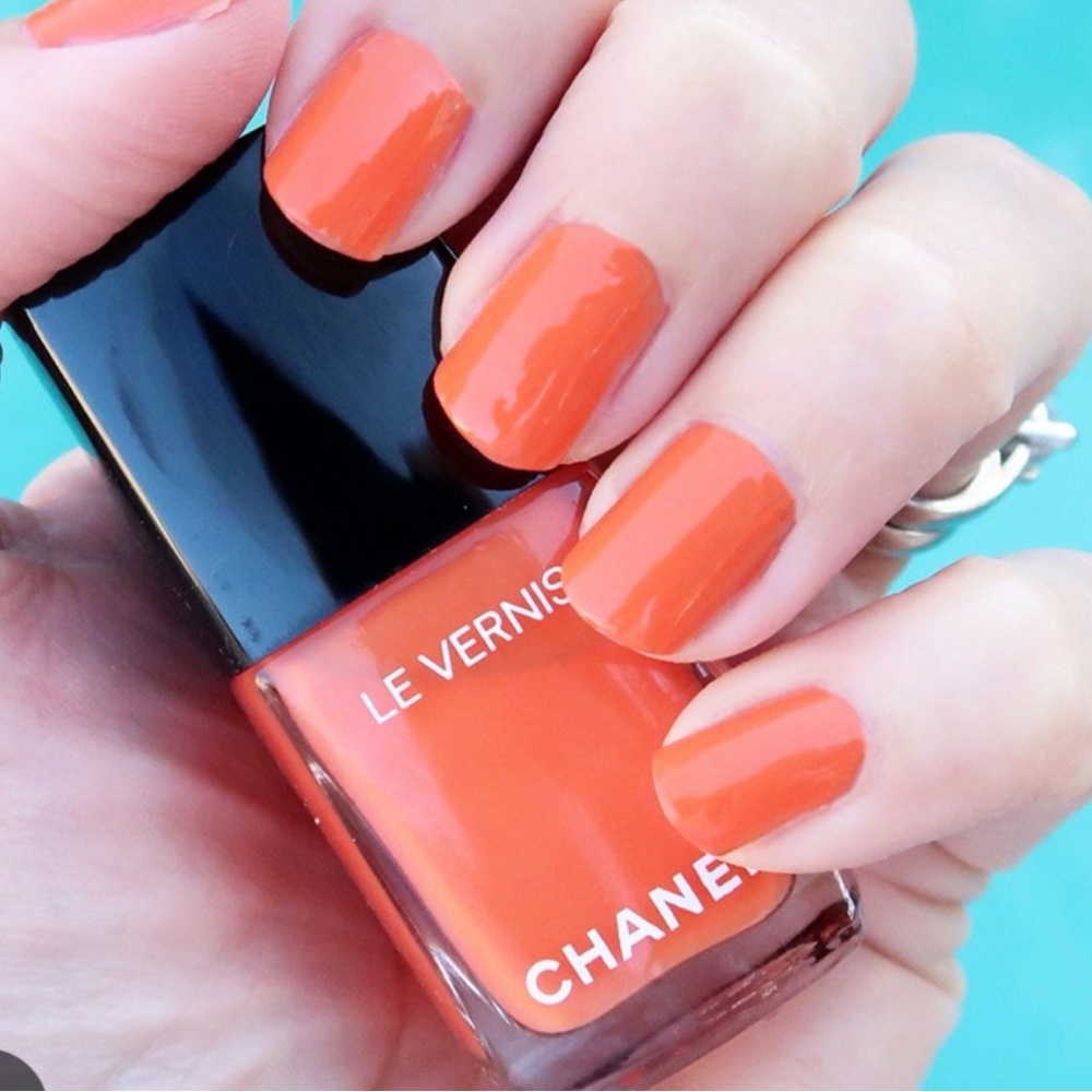 CHANEL Le Vernis Vibrant Orange Nail Polish New - Picture 3 of 4